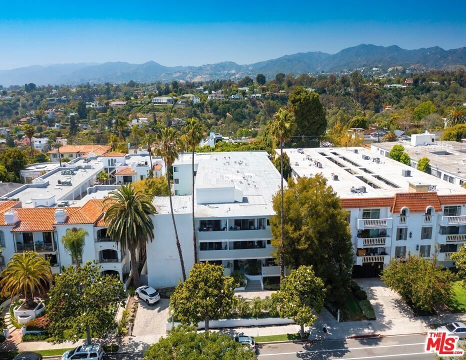 Santa Monica, California, United States 5 - 16965842