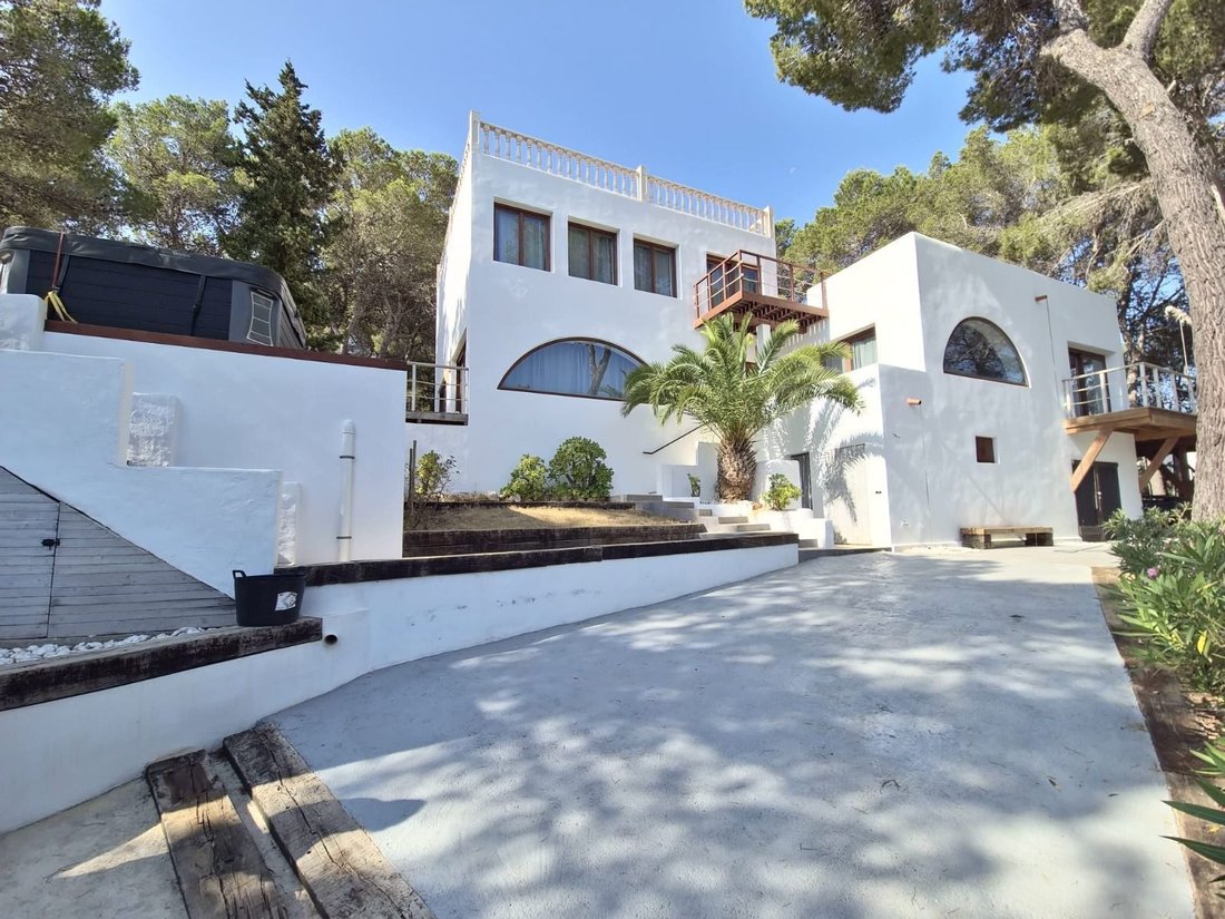 Chalet in Santa Eularia des Riu, Balearic Islands, Spain 1 - 16966396