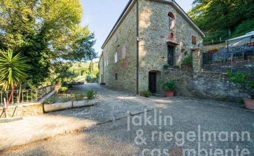 Farm Ranch in Loro Ciuffenna, Tuscany, Italy 1
