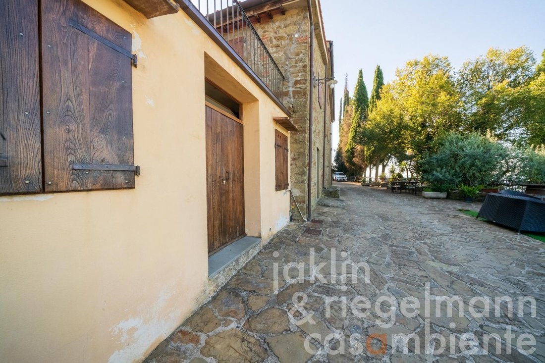 Farm Ranch in Loro Ciuffenna, Tuscany, Italy 4 - 16964215