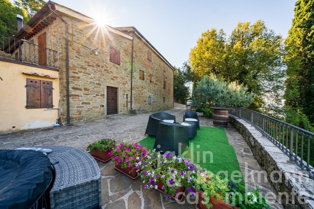 Farm Ranch in Loro Ciuffenna, Tuscany, Italy 2 - 16964215