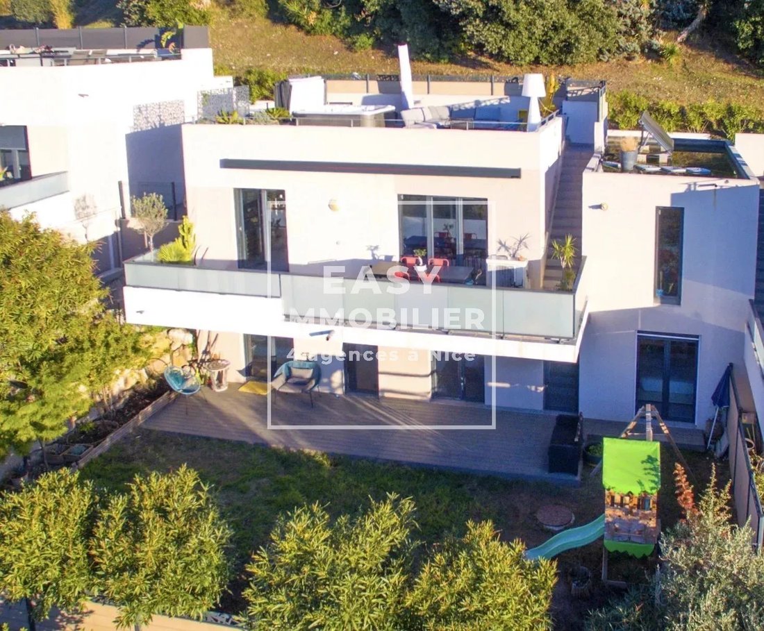 Villa en Niza, Provenza-Alpes-Costa Azul, Francia 1 - 16964209