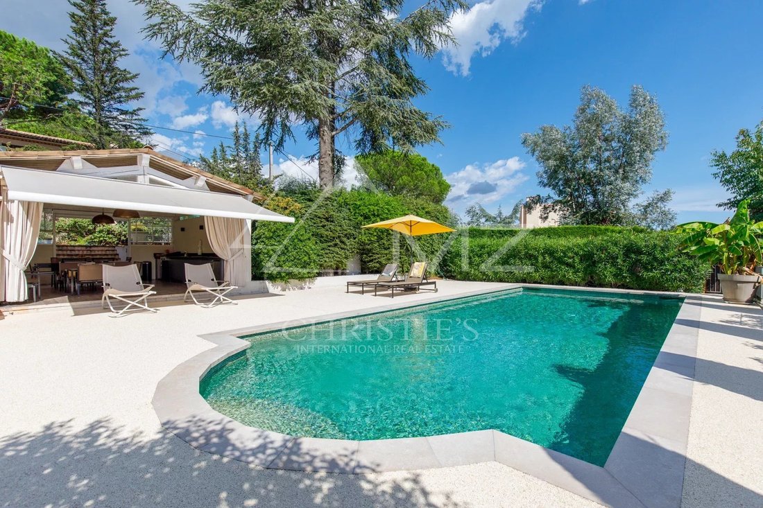 Villa in La Roquette-sur-Siagne, Provence-Alpes-Côte d'Azur, France 1 - 16964344