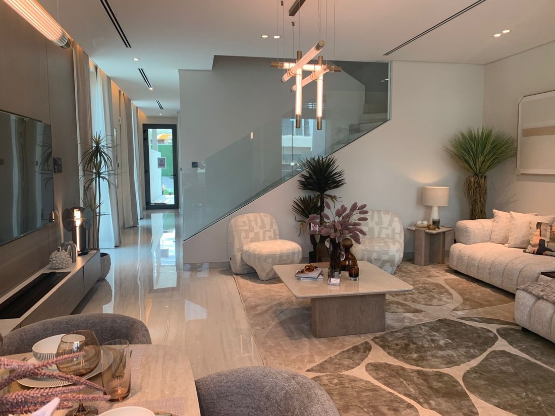 Townhouse in JVC / Jumeirah Village Circle, Dubai, United Arab Emirates 2 - 15944193