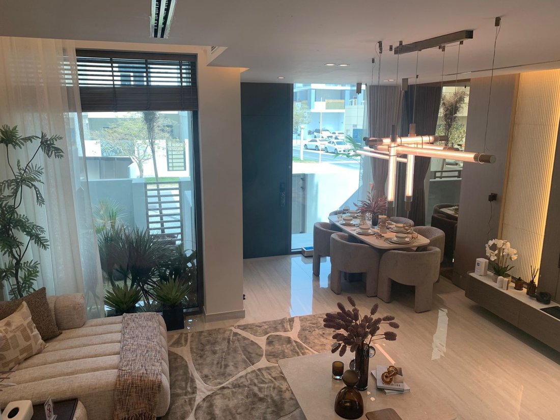 Townhouse in JVC / Jumeirah Village Circle, Dubai, United Arab Emirates 2 - 15944039