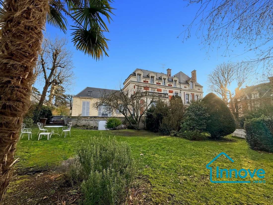 Apartment in Domaine National du Château, Versailles, France 2 - 16967472
