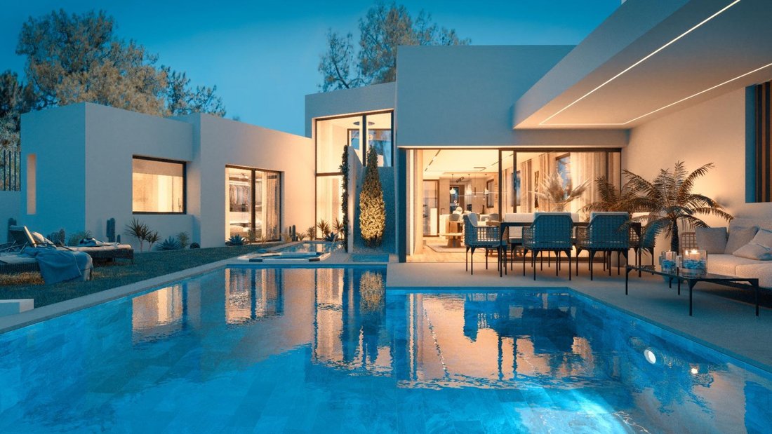 Villa in Elviria-Cabopino, Marbella, Spain 1 - 16968122