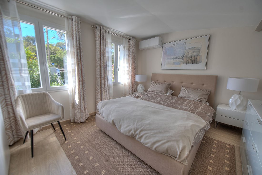 Villa in Le Dramont-Agay-Anthéor-Le Trayas, Saint-Raphaël, France 4 - 16968910