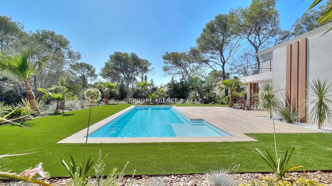 Villa in Le Dramont-Agay-Anthéor-Le Trayas, Saint-Raphaël, France 2 - 16968849