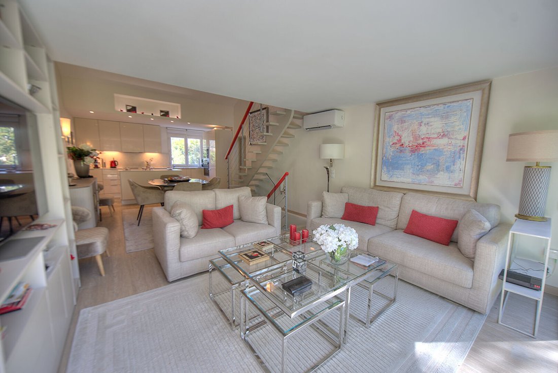 Villa in Le Dramont-Agay-Anthéor-Le Trayas, Saint-Raphaël, France 2 - 16968910