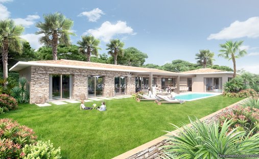 Land in Valescure-Vaulongue-Clair Bois-Vallon Suveret, Saint-Raphaël, France 1