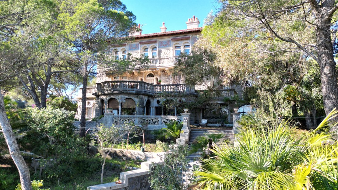 Villa in Plateau Notre Dame Sud-Bord de mer-Beaurivage, Saint-Raphaël, France 1 - 16968750