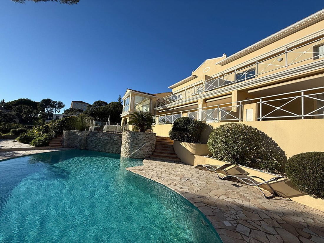 Apartment in Plateau Notre Dame Sud-Bord de mer-Beaurivage, Saint-Raphaël, France 2 - 16968813