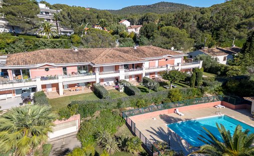 Appartamento a Aiguebonne, Saint-Raphaël, Francia 1