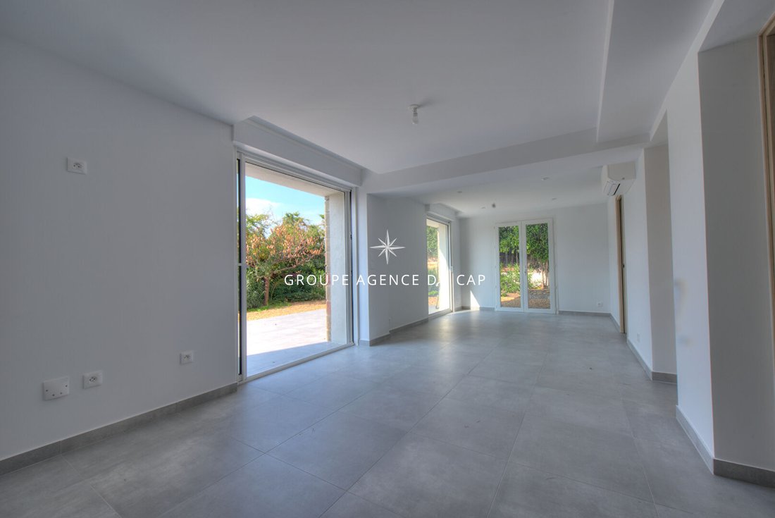 Apartment in Plateau Notre Dame Nord, Saint-Raphaël, France 2 - 16968826