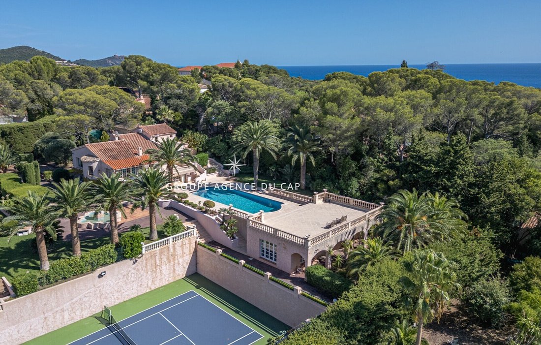 Villa in Boulouris, Saint-Raphaël, France 3 - 16968870