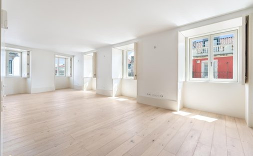 Apartment in Misericordia, Lisbon, Portugal 1