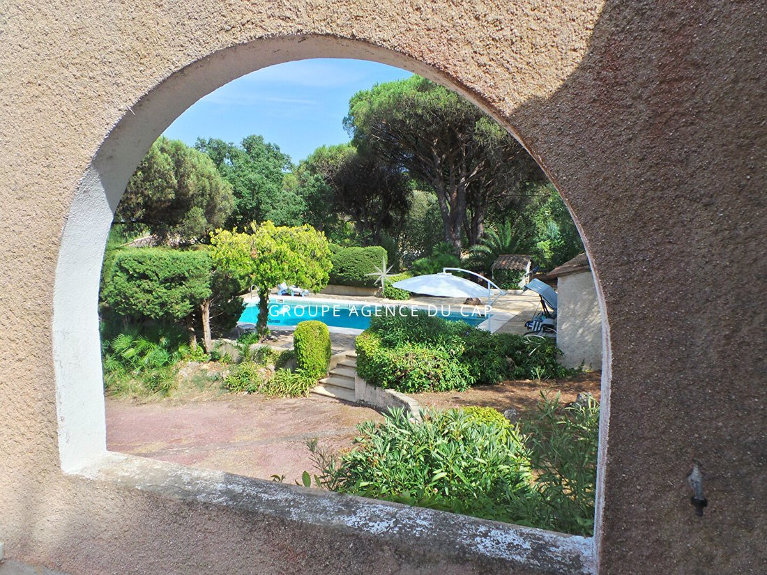 Land in Ville-Les Saquedes-Le Bouillonnet, Sainte-Maxime, France 2 - 16968872
