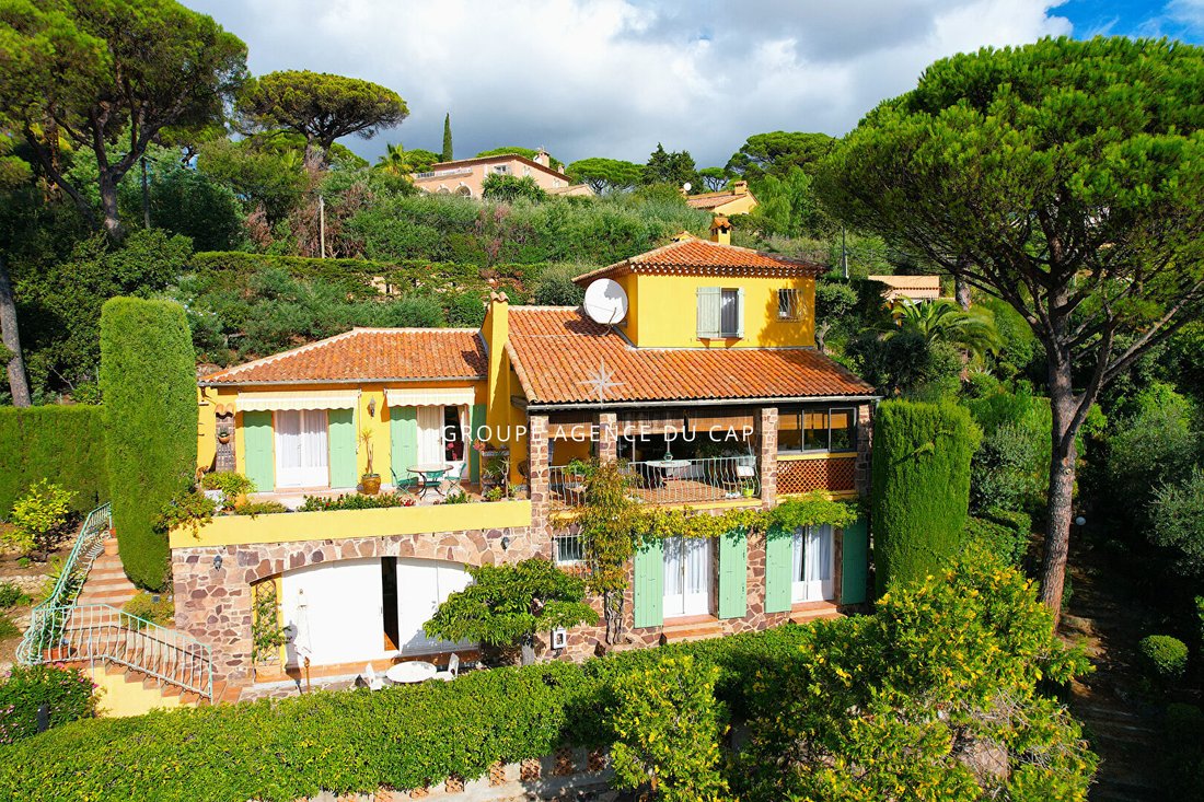 Villa in Nartelle-Noyer-Bellevue-bd des Sardinaux, Sainte-Maxime, France 3 - 16968861