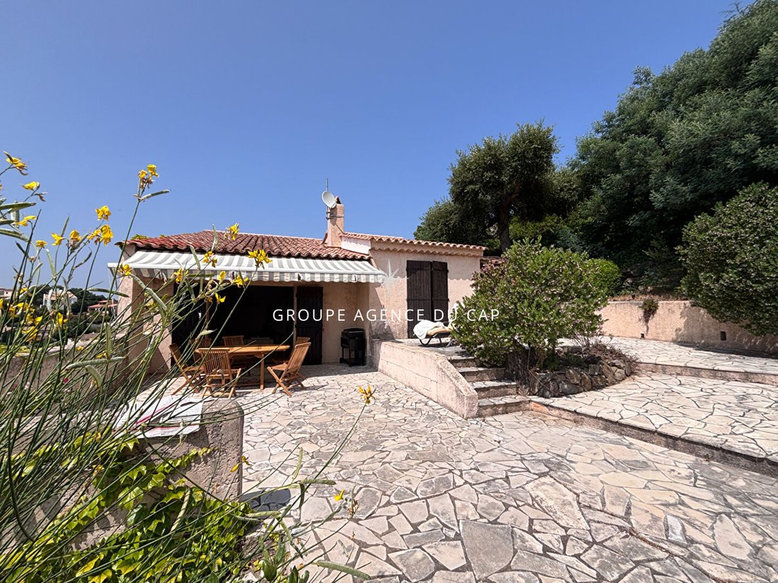 Villa in Les Issambres, Roquebrune-sur-Argens, France 2 - 16969012