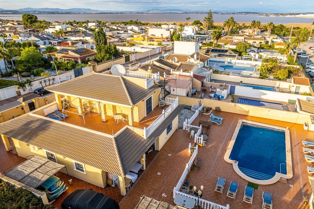 Villa in Torrevieja, Valencian Community, Spain 1 - 16967196