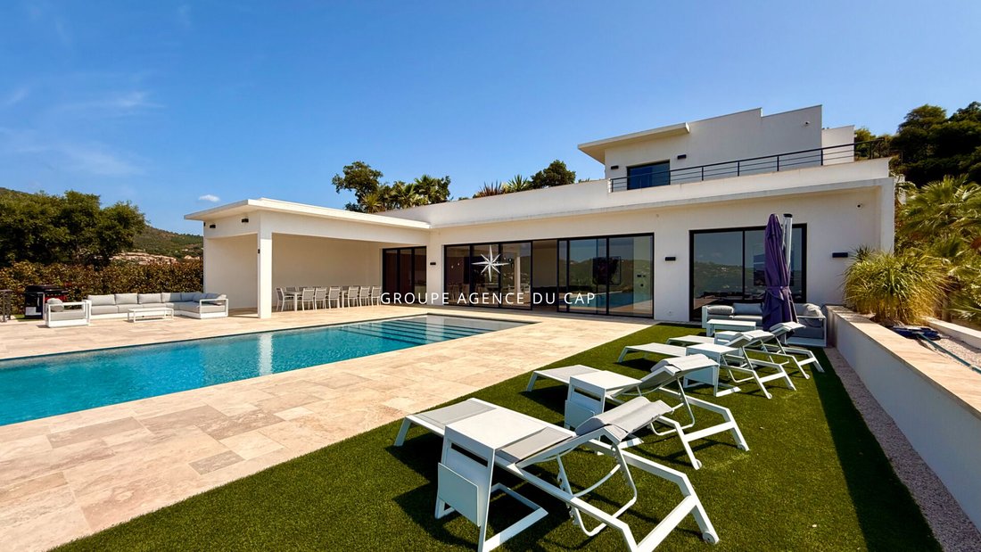 Villa in Les Issambres, Roquebrune-sur-Argens, France 2 - 16969015