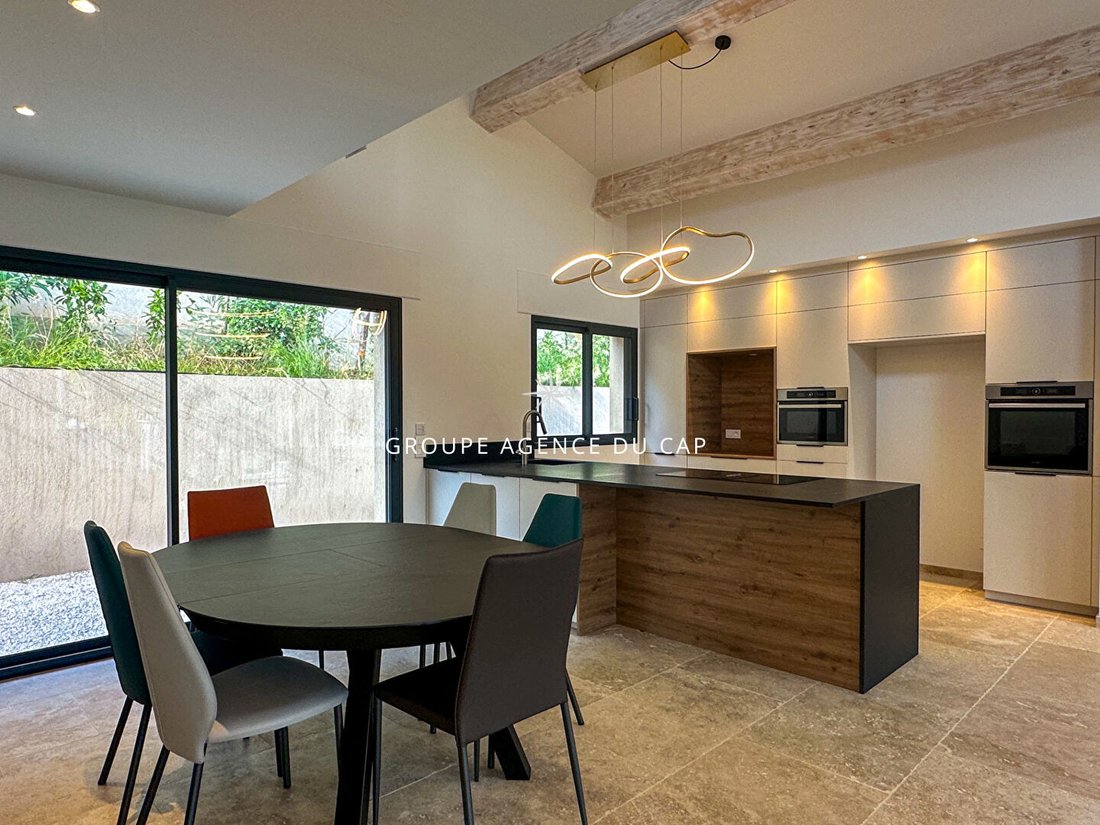 Villa in Les Bouteillers, Sainte-Maxime, France 4 - 16968854