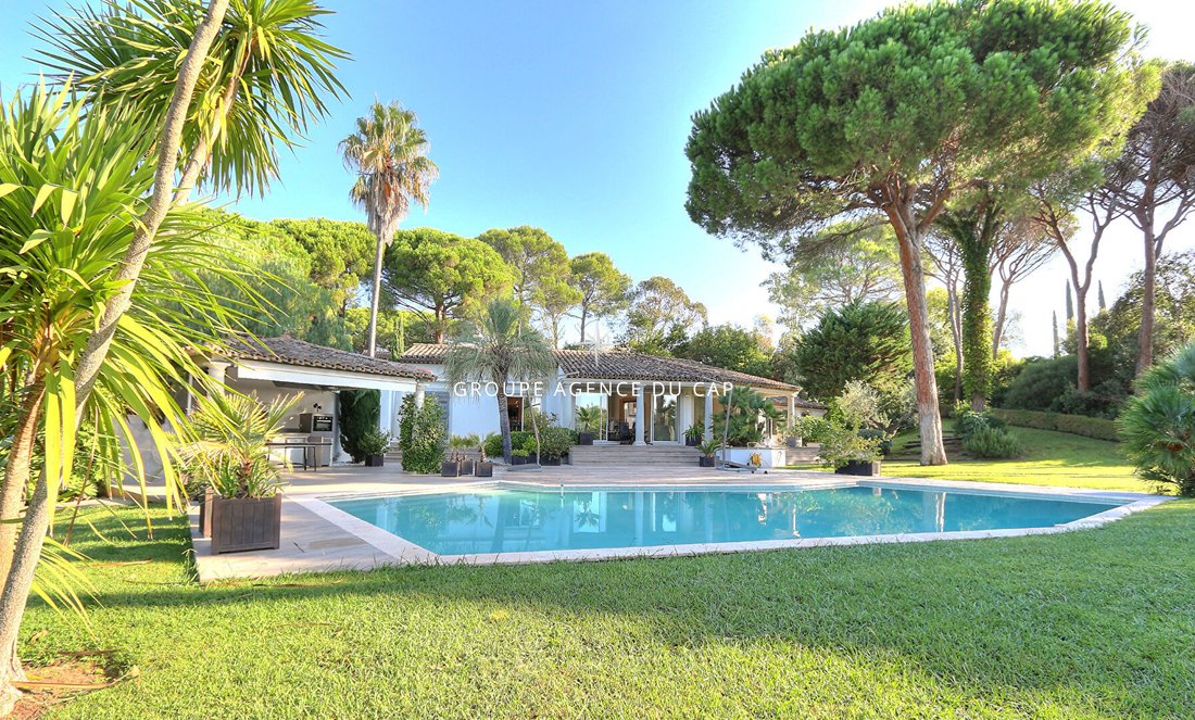 Villa in Valescure-Vaulongue-Clair Bois-Vallon Suveret, Saint-Raphaël, France 1 - 16968690