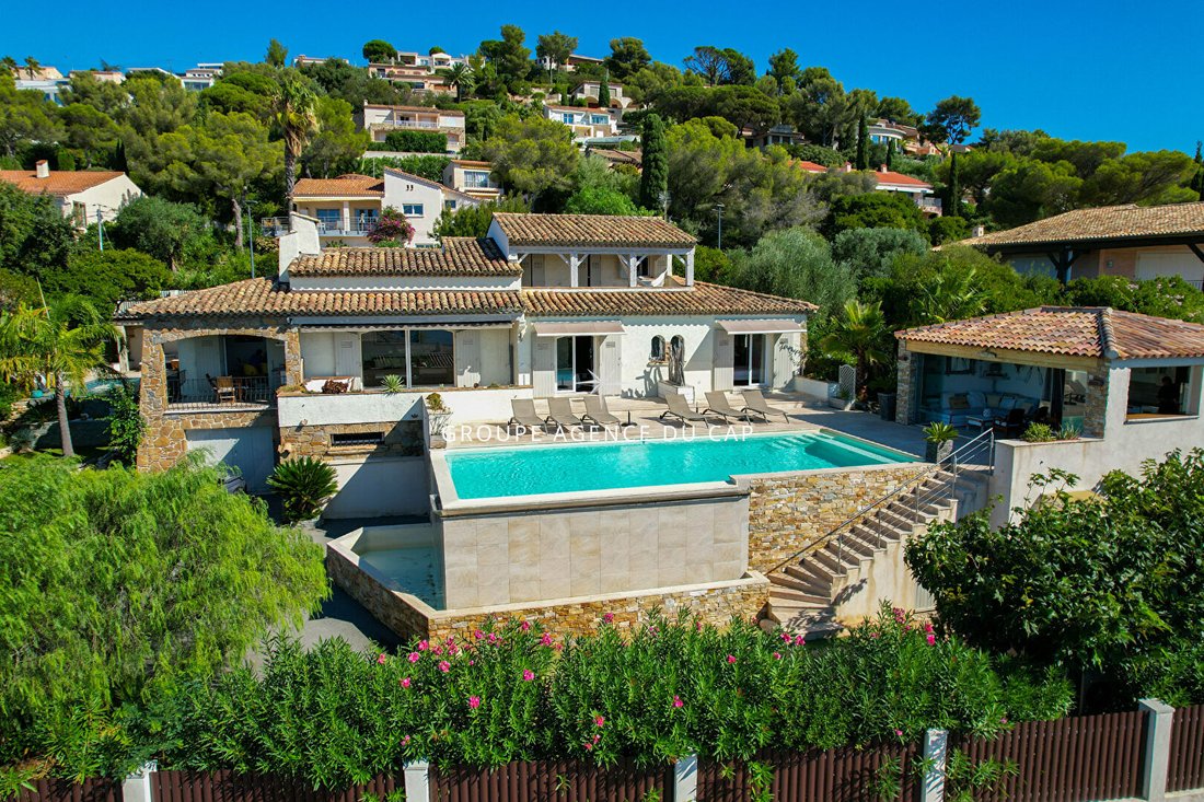 Villa in Les Issambres, Roquebrune-sur-Argens, France 3 - 16968821