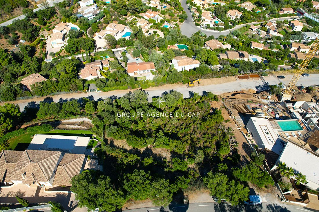 Land in Les Issambres, Roquebrune-sur-Argens, France 4 - 16968876