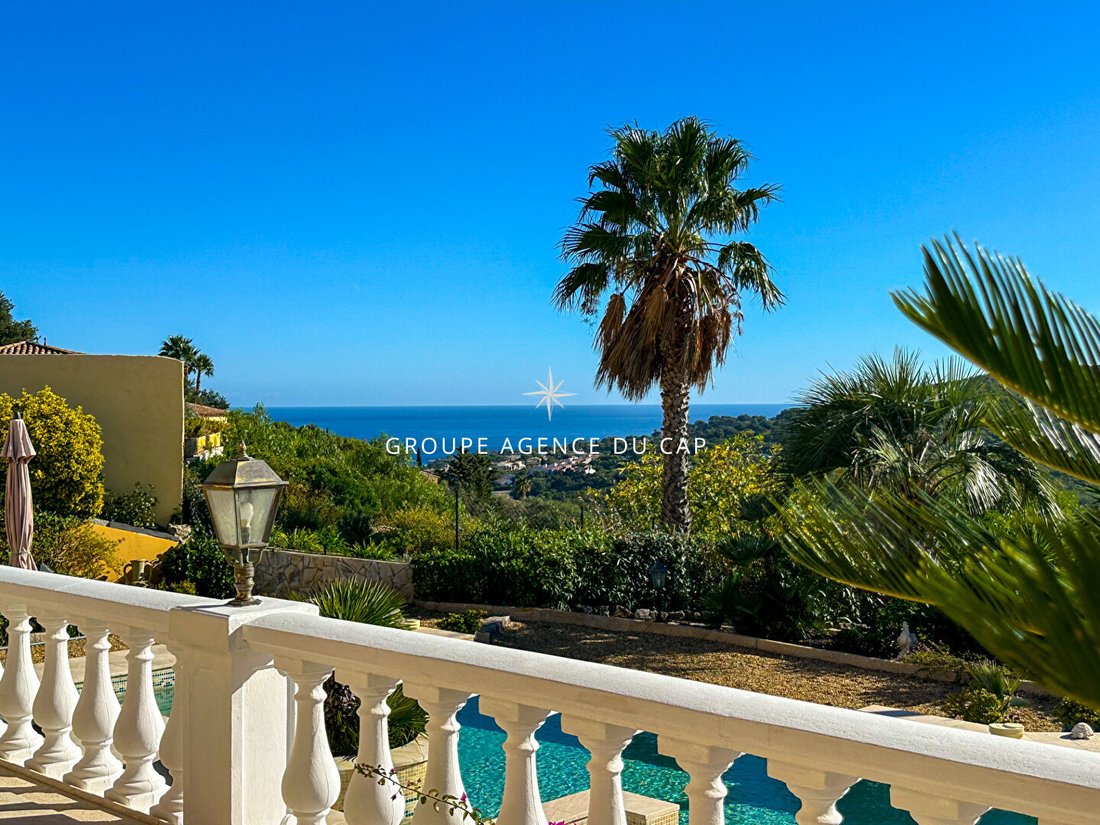 Villa in Les Issambres, Roquebrune-sur-Argens, France 4 - 16968835
