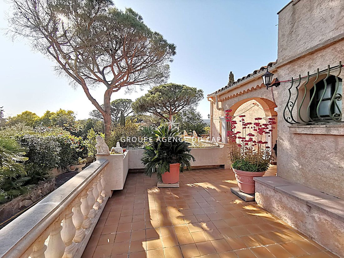 Villa in Les Issambres, Roquebrune-sur-Argens, France 4 - 16969027