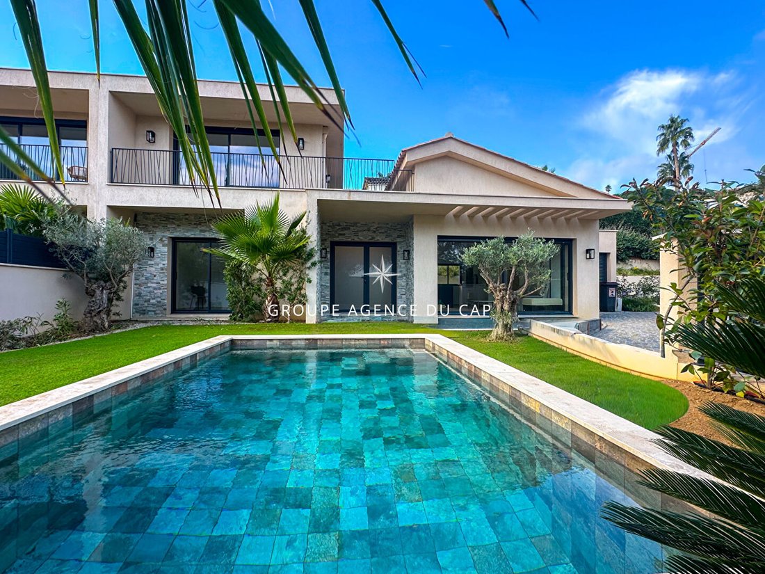 Villa in Les Bouteillers, Sainte-Maxime, France 1 - 16968854