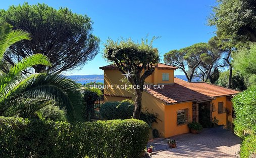 Villa in Nartelle-Noyer-Bellevue-bd des Sardinaux, Sainte-Maxime, France 1