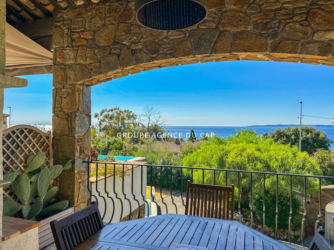 Villa in Les Issambres, Roquebrune-sur-Argens, France 4 - 16968821