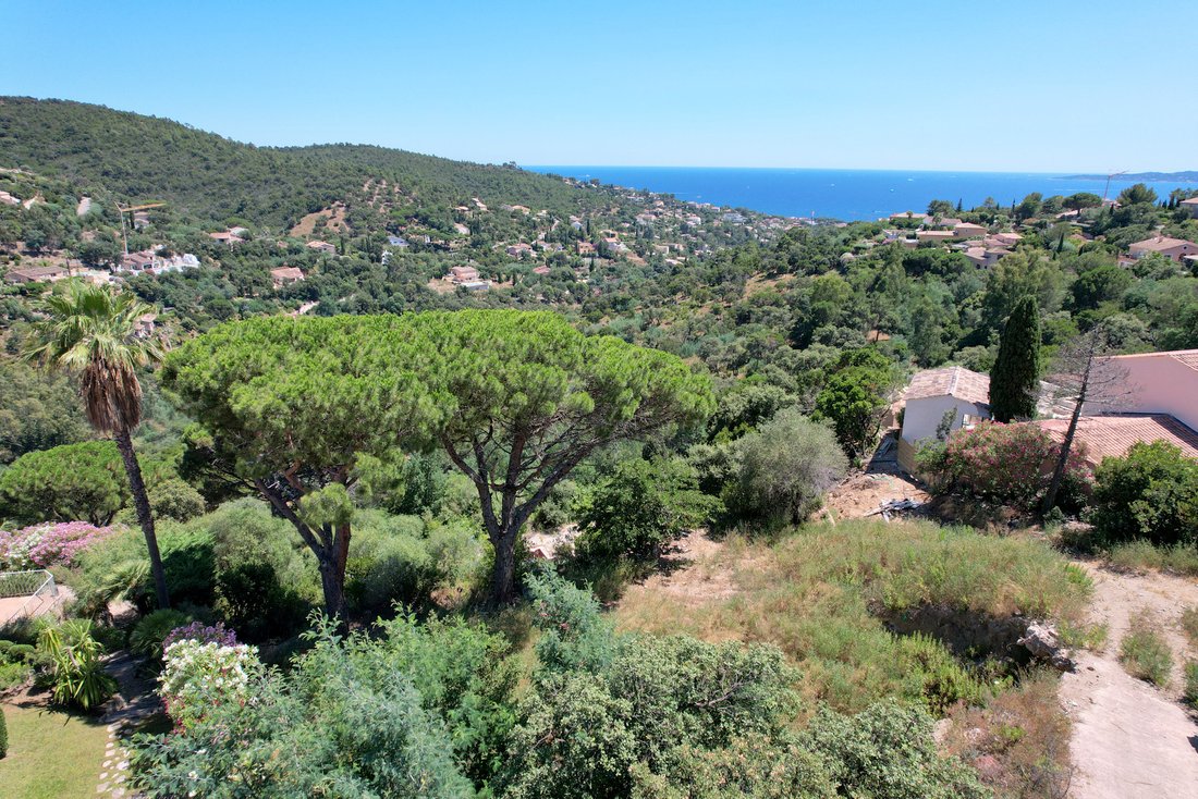 Land in Les Issambres, Roquebrune-sur-Argens, France 1 - 12270704