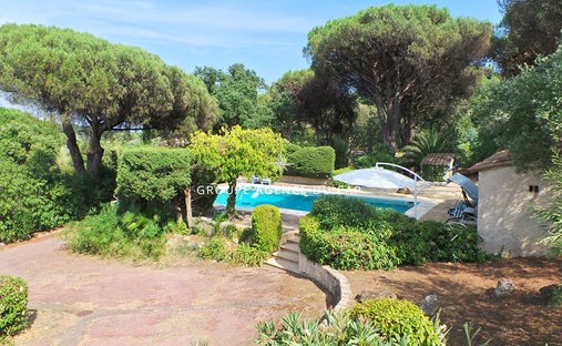 Land in Ville-Les Saquedes-Le Bouillonnet, Sainte-Maxime, France 1