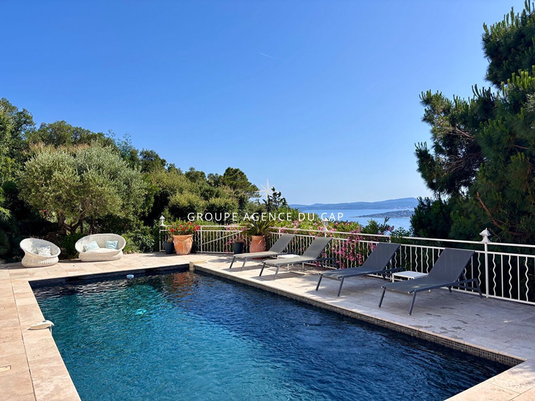 Villa à Les Issambres, Roquebrune-sur-Argens, France 3 - 16968682