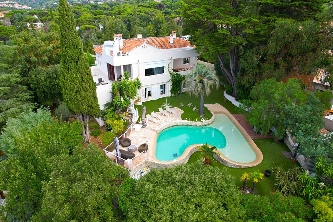 Villa in Les Issambres, Roquebrune-sur-Argens, France 1 - 12257623