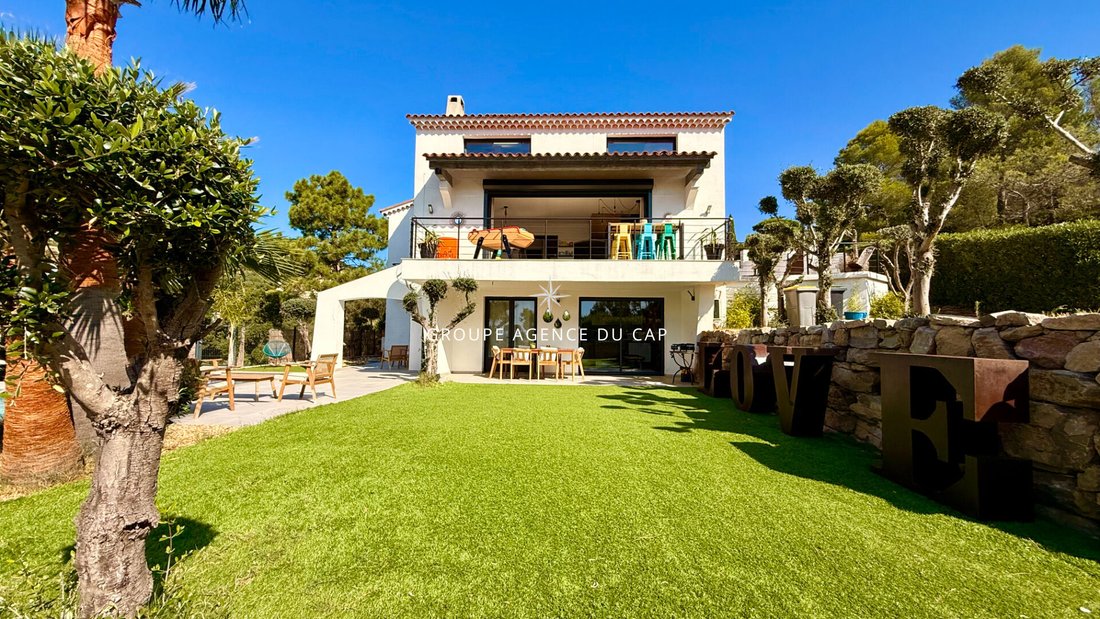 Villa in Les Issambres, Roquebrune-sur-Argens, France 1 - 16968905