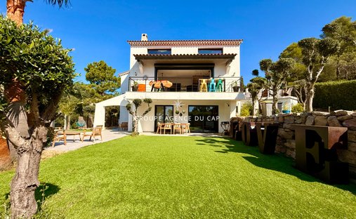 Villa in Les Issambres, Roquebrune-sur-Argens, France 1