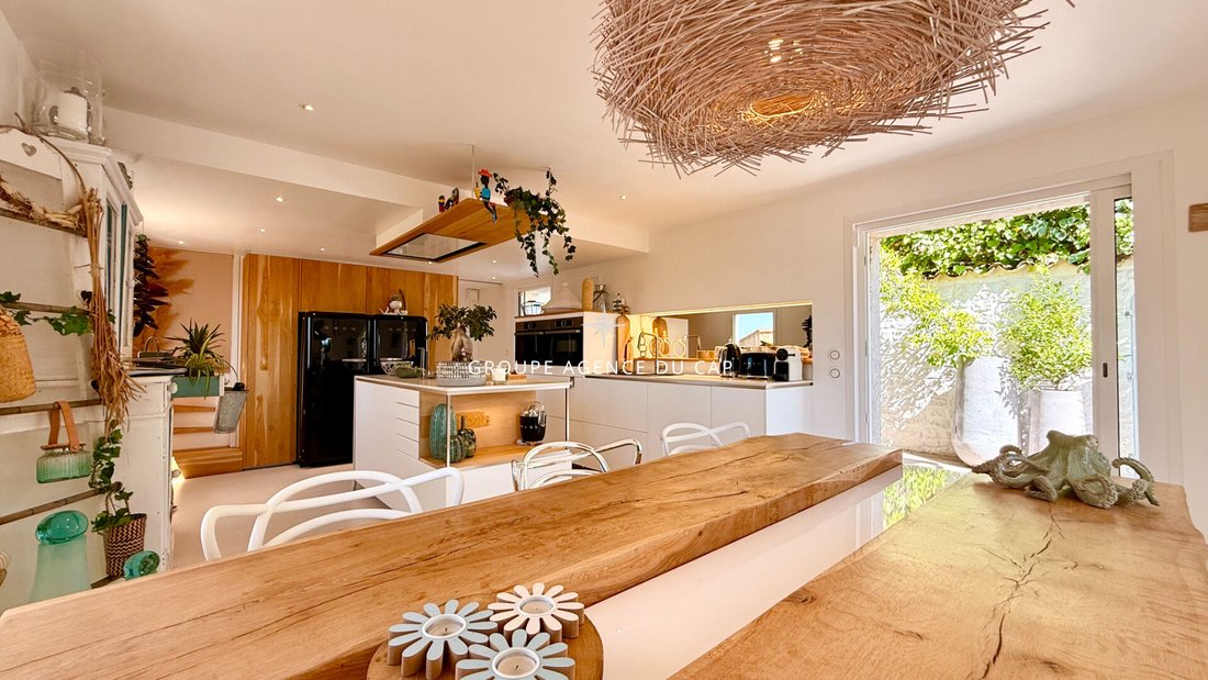 Villa à Les Issambres, Roquebrune-sur-Argens, France 1 - 16968939