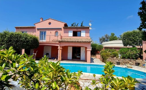 Villa in Valescure-Vaulongue-Clair Bois-Vallon Suveret, Saint-Raphaël, France 1