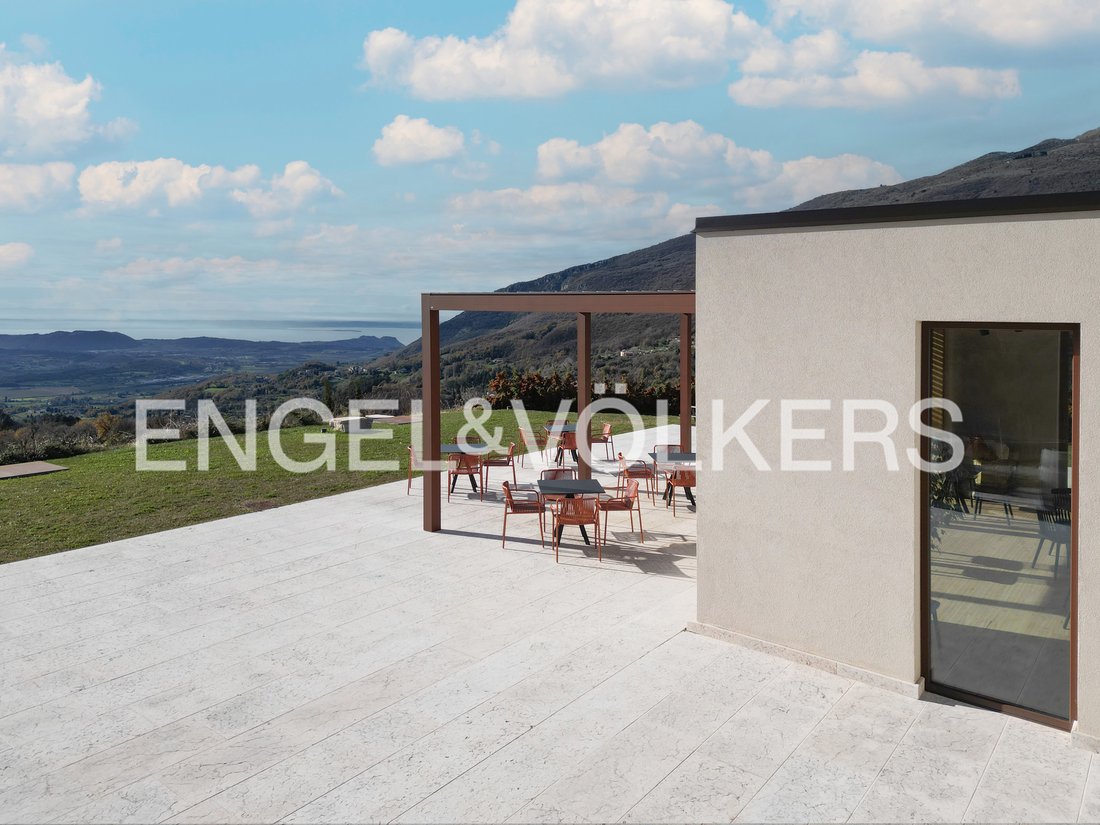 Villa in Caprino Veronese, Veneto, Italy 2 - 16969595