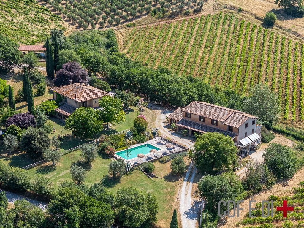 Estate in Montecchio, Umbria, Italy 1 - 16969633
