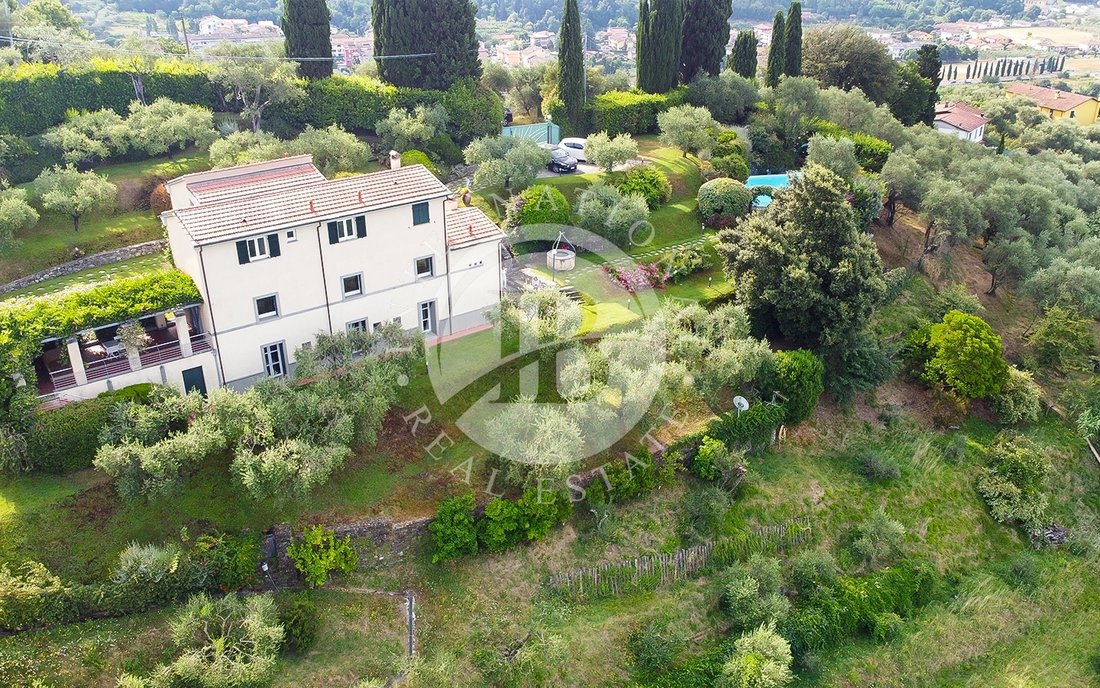 Villa in Center, Sarzana, Liguria 2 - 11509427