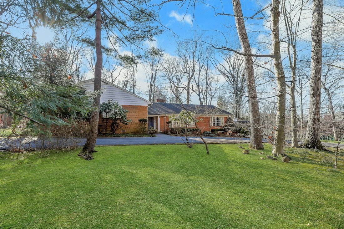 Closter, New Jersey, United States 1 - 16969888