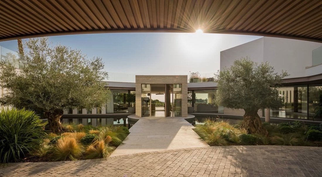Villa in Sotogrande, San Roque, Andalusia 3 - 15466740