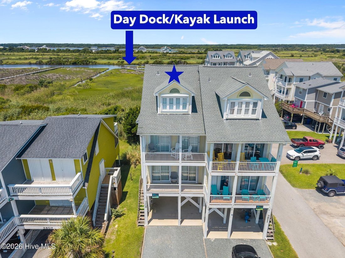 Townhouse in North Topsail Beach, North Carolina, United States 2 - 16970119