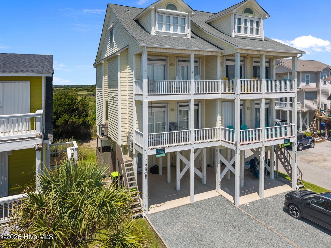 Townhouse in North Topsail Beach, North Carolina, United States 5 - 16970119